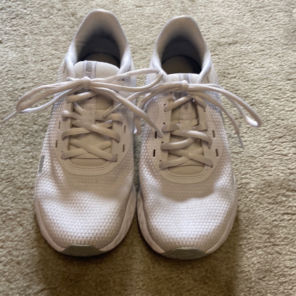 Nike Revolution Court shoe size 6.5 great used condition